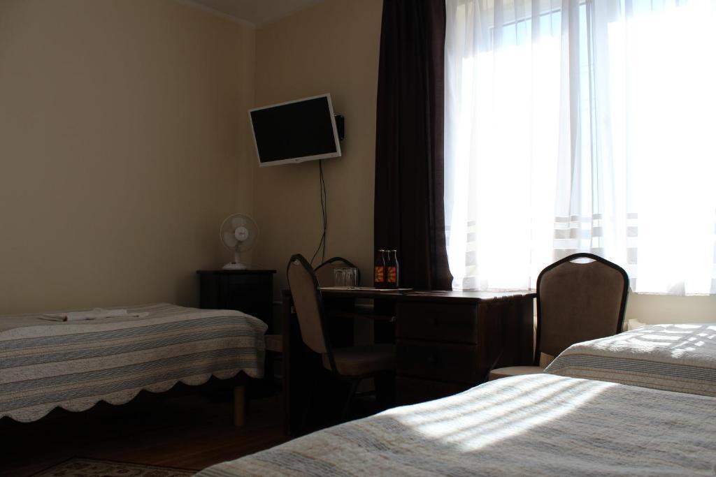 Hotel Huzar 고르주프비엘코폴스키 객실 사진
